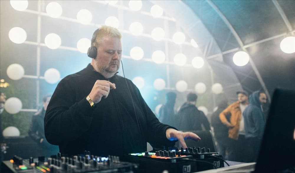 Artist - Emmanuel Top