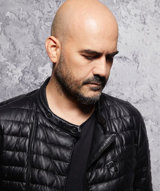 Artist - Toygar Işıklı