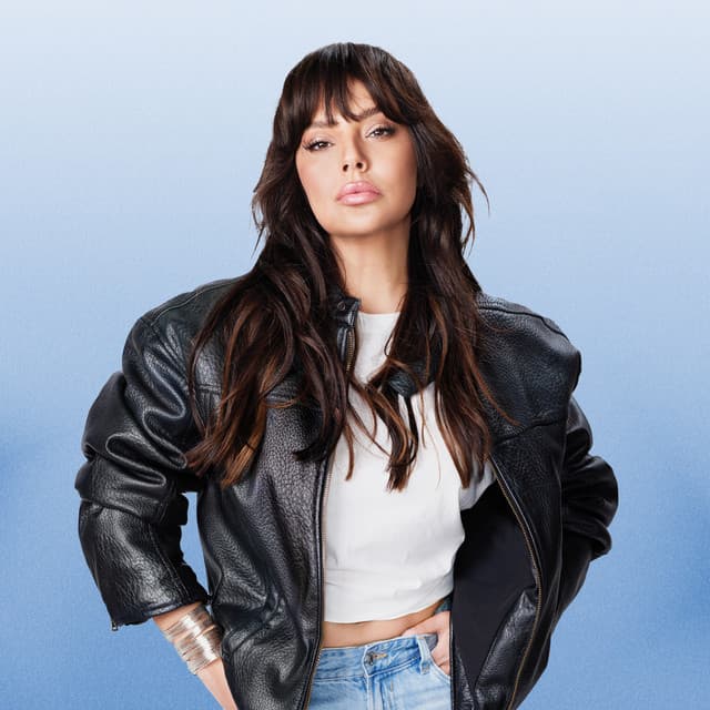 Artist - Ebru Gündeş