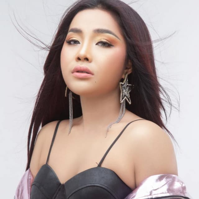 Artist - បាន មុន្នីល័ក្ខ