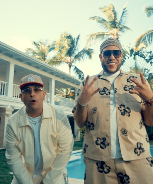 Artist - J-King y Maximan