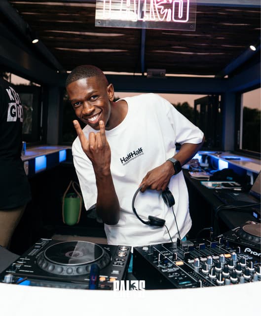 Artist - Tsebebe Moroke