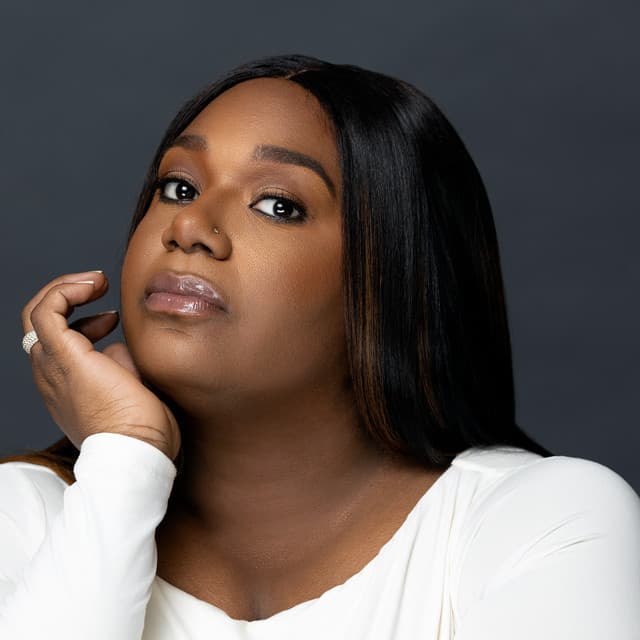 Artist - Naomi Raine