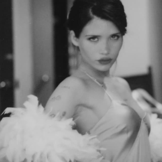 Artist - Nessa Barrett