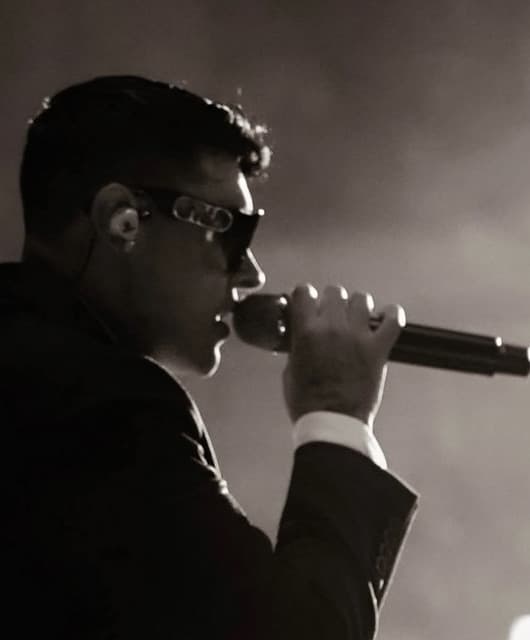 Artist - KEVIN ROLDAN