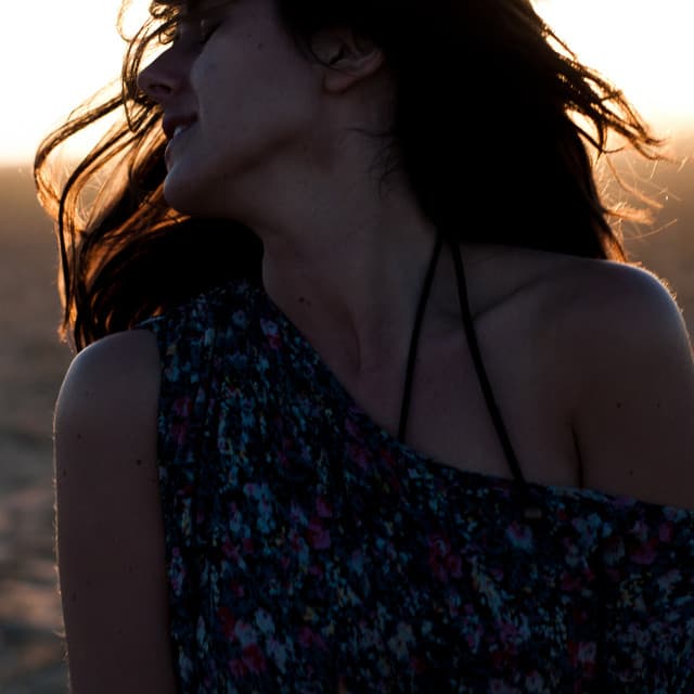 Artist - Natalie Holt