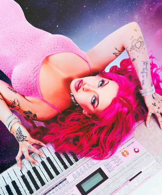 Artist - Chrissy Chlapecka