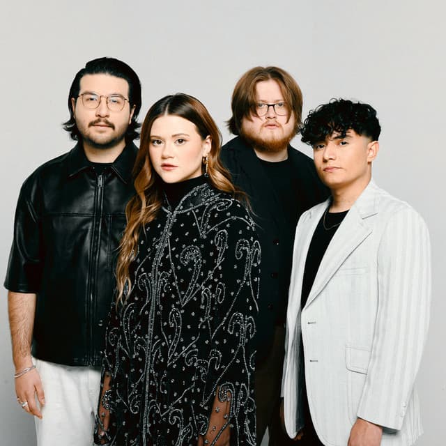 Artist - Un Corazón