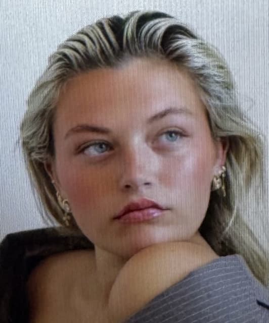 Artist - Emyrson Flora