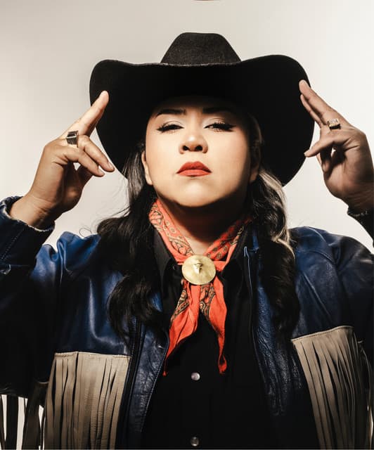 Artist - Vivir Quintana