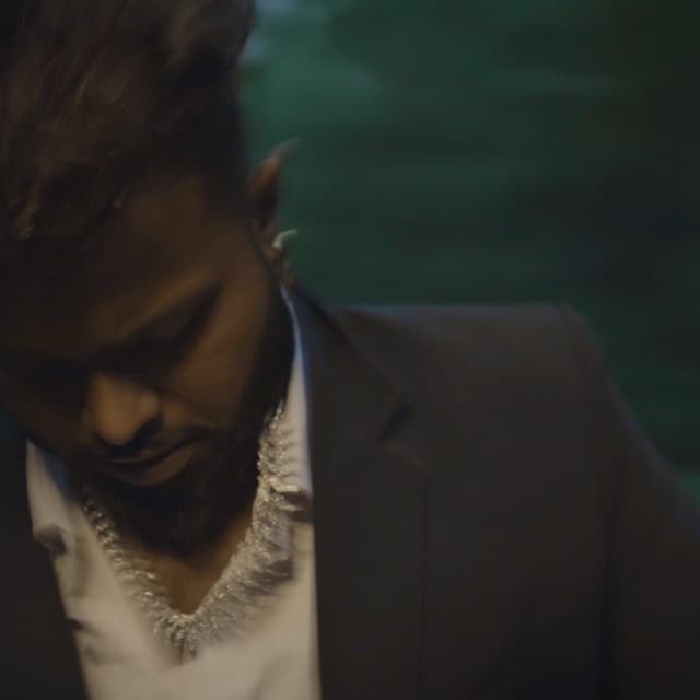 Artist - Crown scoopa