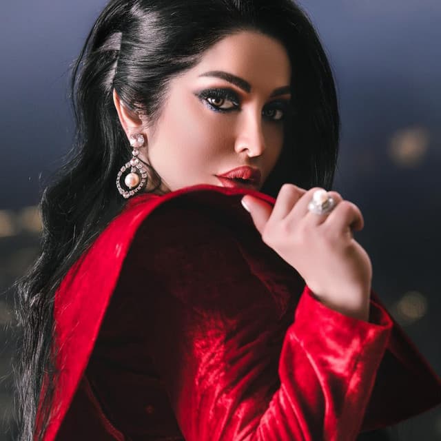 Artist - Shabnam Surayo