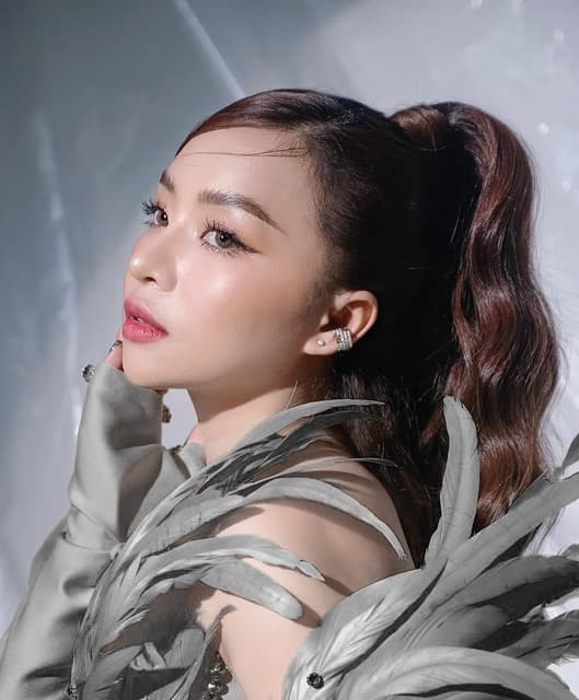 Artist - តន់ ចន្ទសីម៉ា