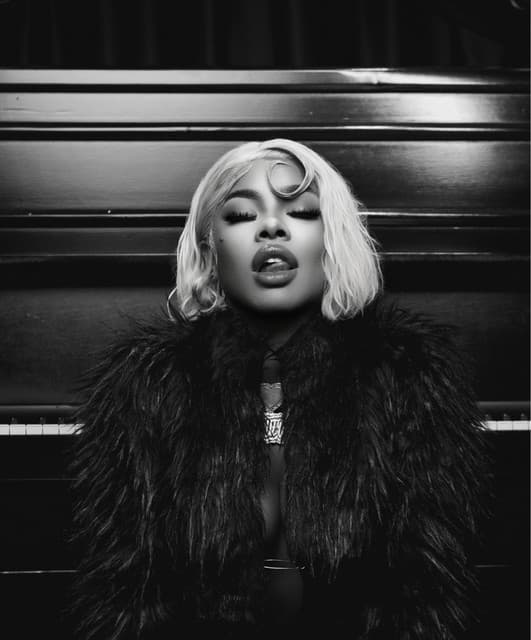 Artist - La Mas Doll