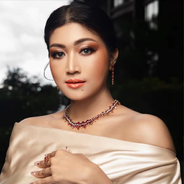 Artist - Rebecca Win