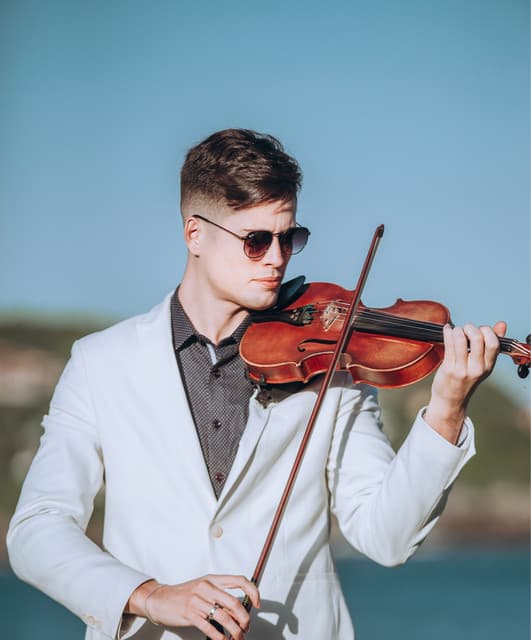 Artist - Igor Gimenes