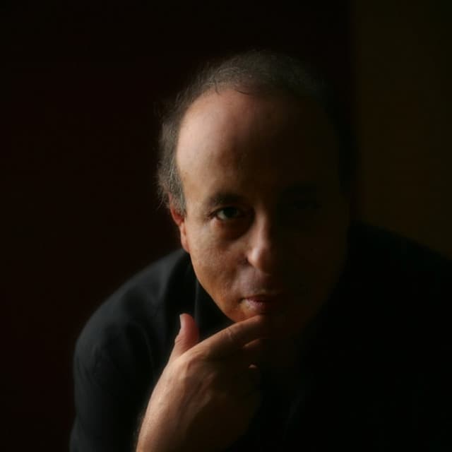 Artist - Giorgos Stavrianos
