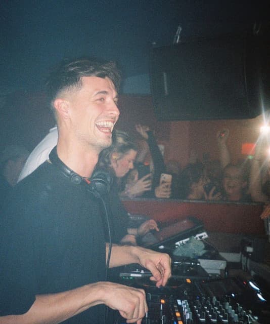 Artist - Ewan McVicar