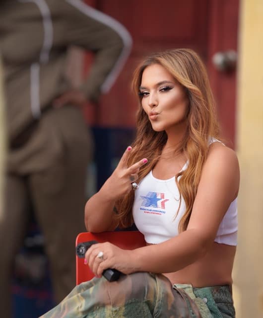 Artist - Demet Akalın