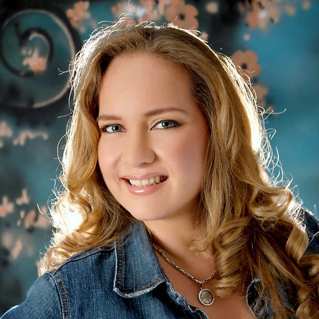 Artist - GLADYS GARCETE