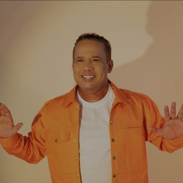 Artist - Héctor Acosta "El Torito"