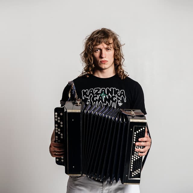 Artist - GORILLA GLUE