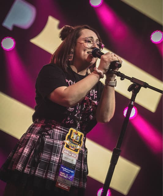 Artist - Lizz Robinett