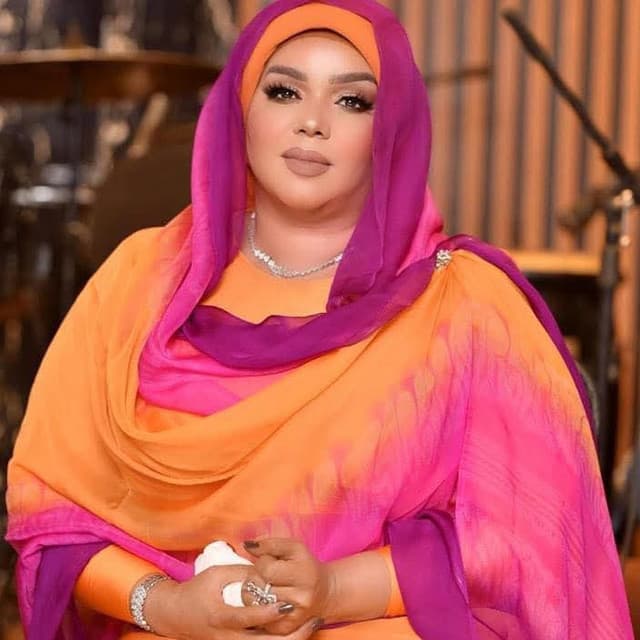 Artist - ندى القلعة