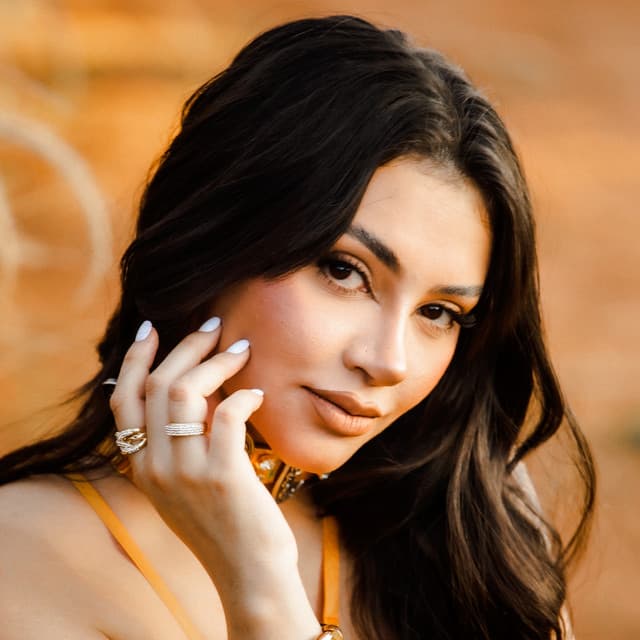 Artist - Tainá Costa