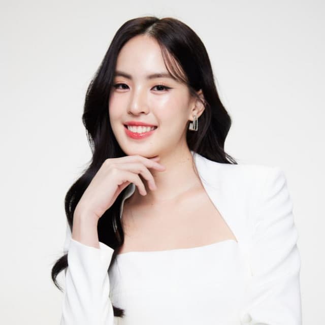 Artist - Lilly Ladapa