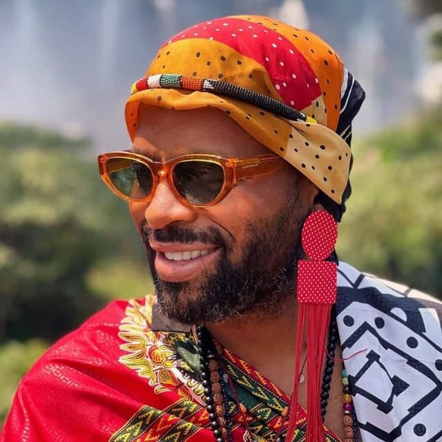 Artist - Yuri da Cunha