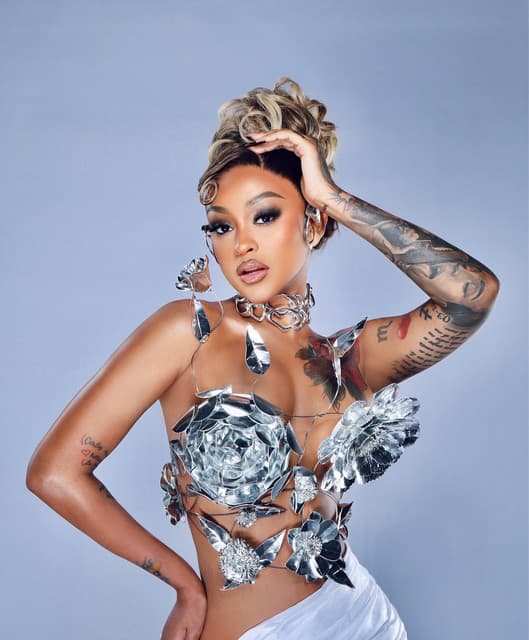 Artist - La Perversa