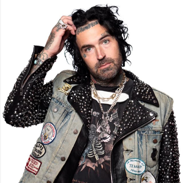 Artist - Yelawolf