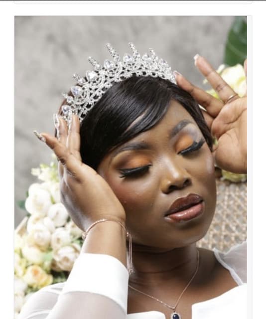 Artist - Roseline Layo