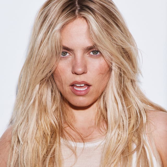 Artist - Reneé Rapp