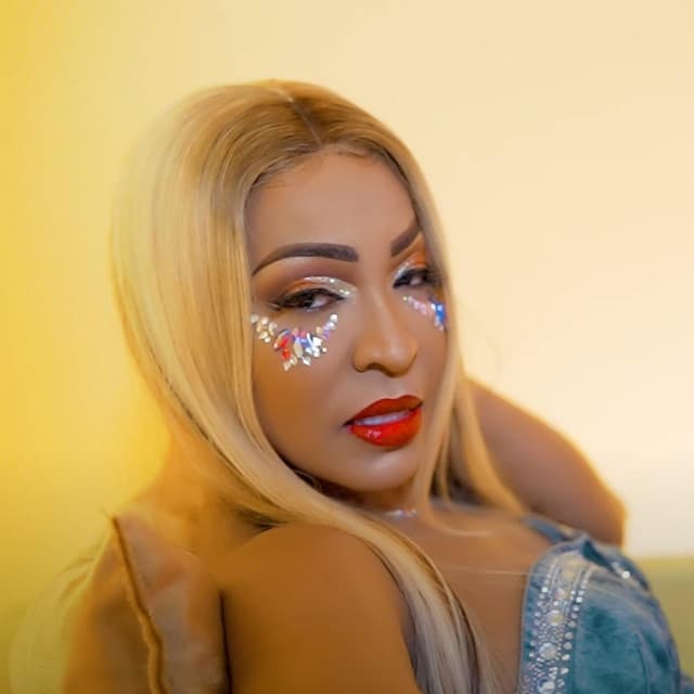 Artist - Viviane Chidid