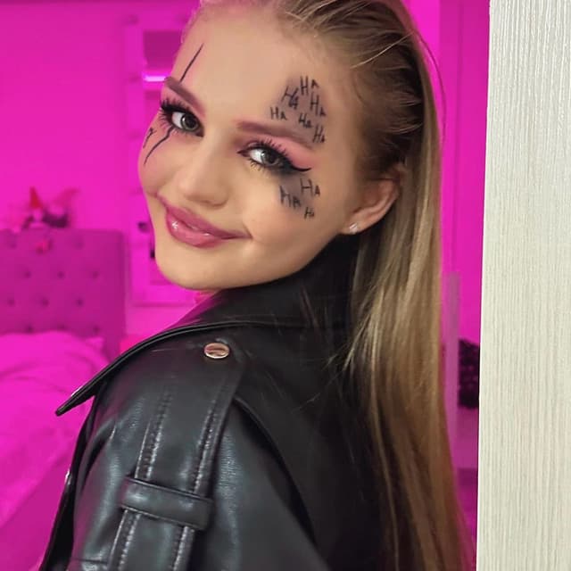 Artist - Ana Beregoi