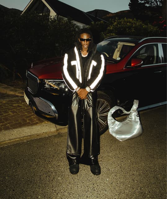 Artist - Kellylivinglarge