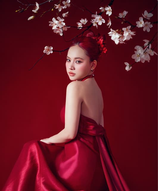 Artist - Ngô Lan Hương