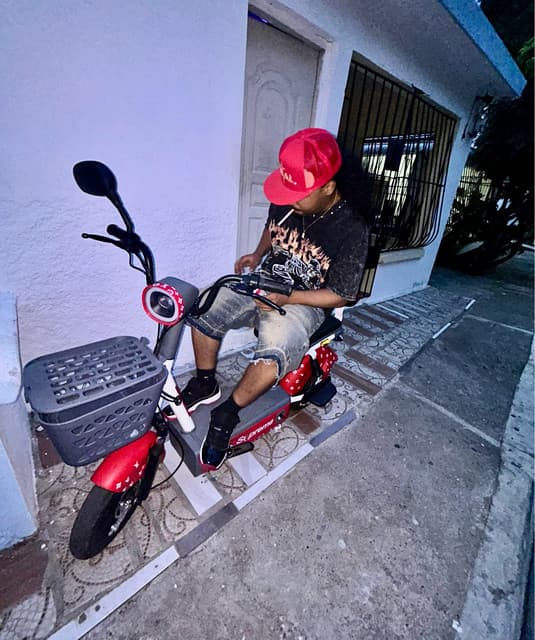 Artist - TOLO DESAPARECELO