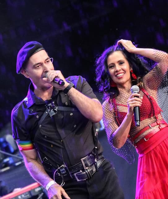 Artist - Amistades Peligrosas