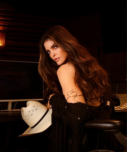 Artist - Ana Bárbara