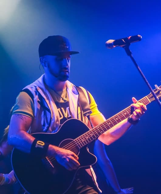 Artist - Max Pizzolante