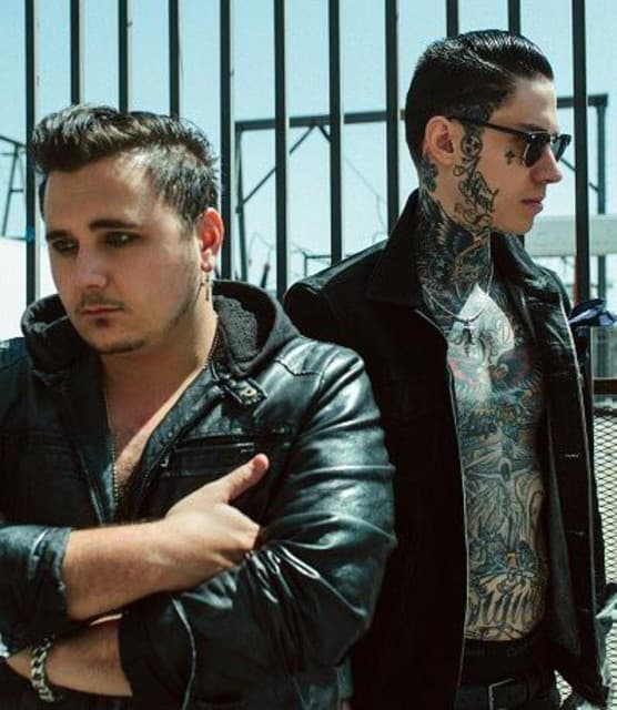 Artist - Metro Station