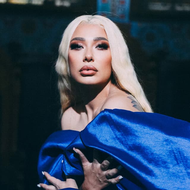 Artist - Sanja Vucic