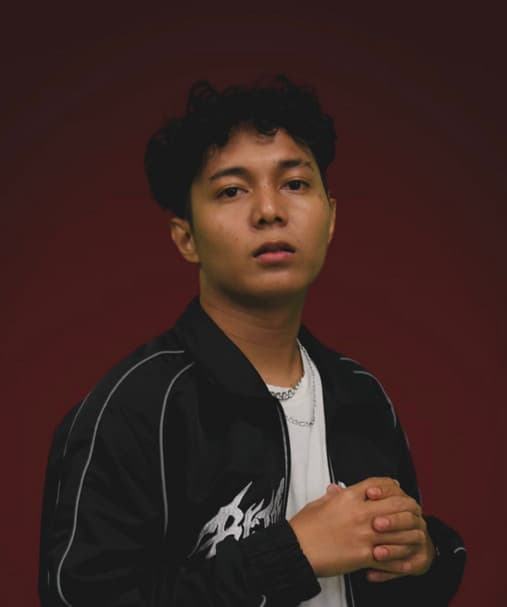 Artist - Akbar Chalay