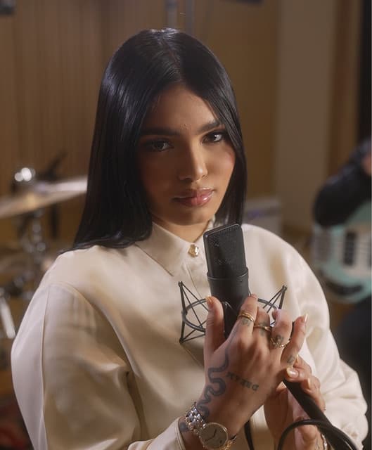 Artist - La Ross Maria