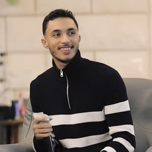 قصيرة وكلها حنية