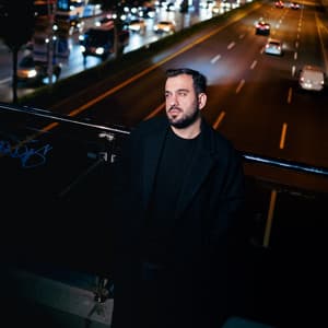 Yar Gözlerin Ağlar Gibi