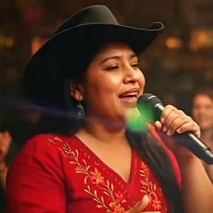 Lara Bači Džav pre Zabáva